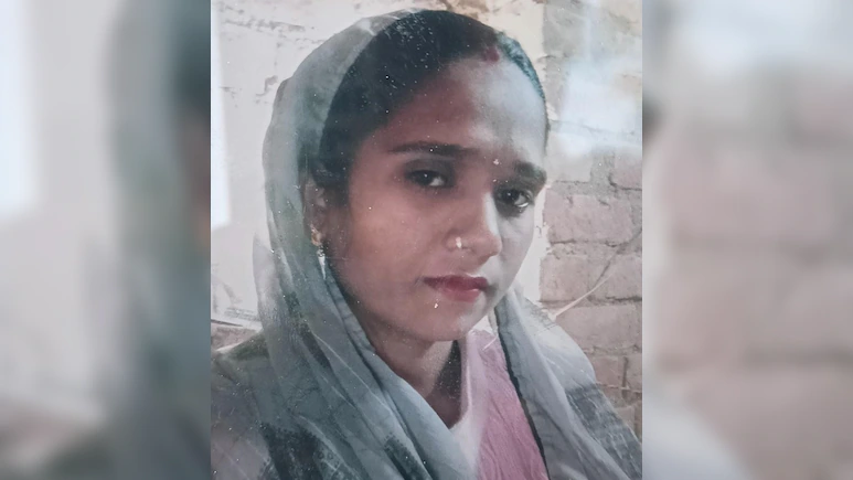 woman accidentally hangs herself