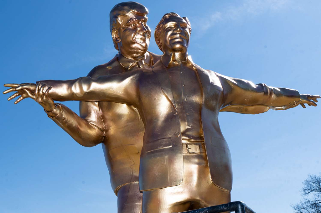 Trump Epstein Titanic Statue