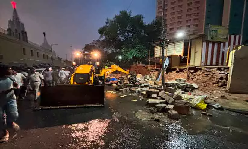 Bengaluru Bowring Hospital wall collapse