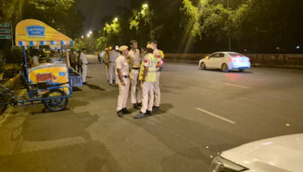 Delhi Police Stop Cremation Hari Nagar