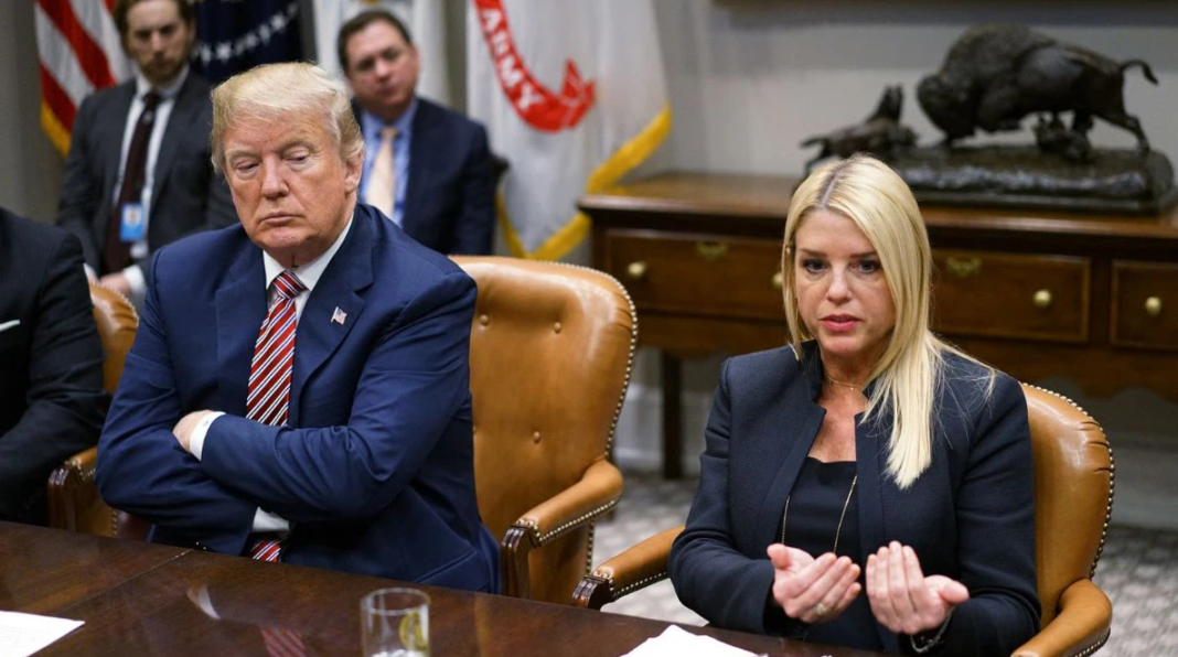 Trump Fire Pam Bondi