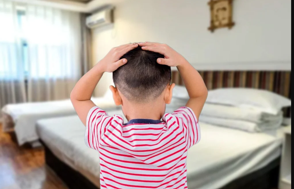 Chinese Boy Abandoned in Hotel