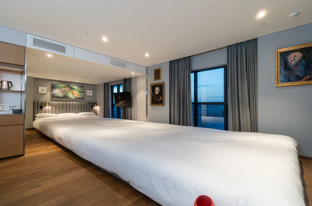 World's Largest Hotel Bed Seoul