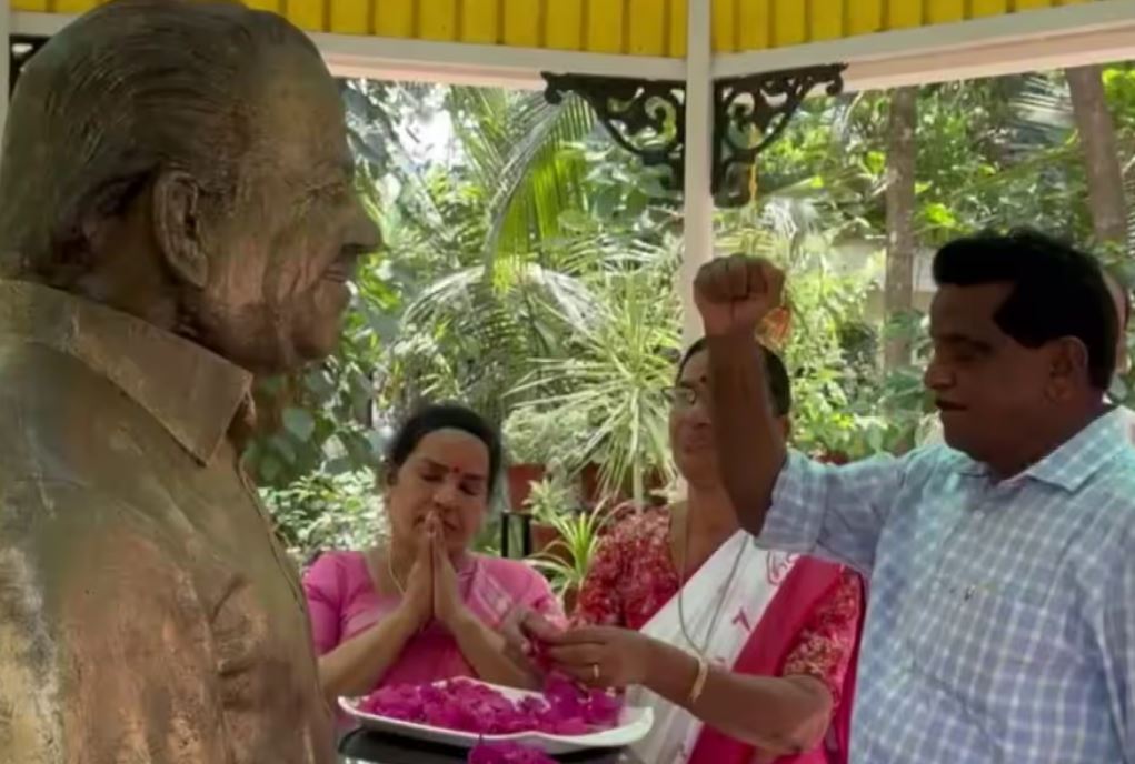 TK Govindan Visit Kodiyeri Balakrishnan Home