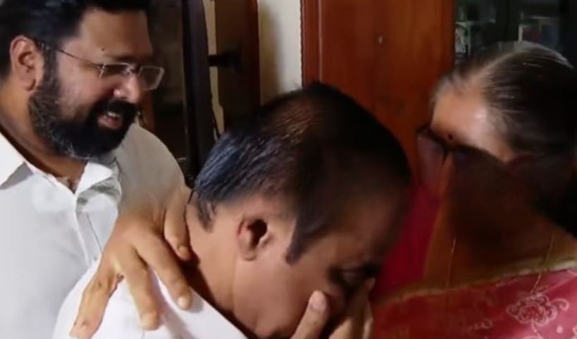 VD Satheesan Visits Late G Karthikeyan's House