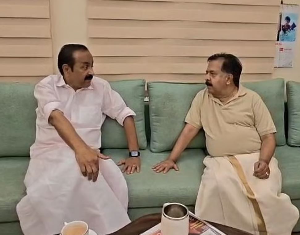 VD Satheesan Visits Ramesh Chennithala