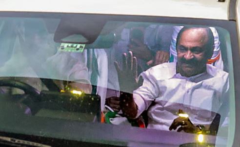 VD Satheesan Front Seat Travel