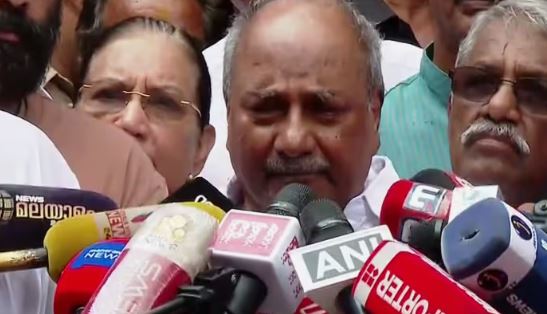 AK Antony Congratulates VD Satheesan