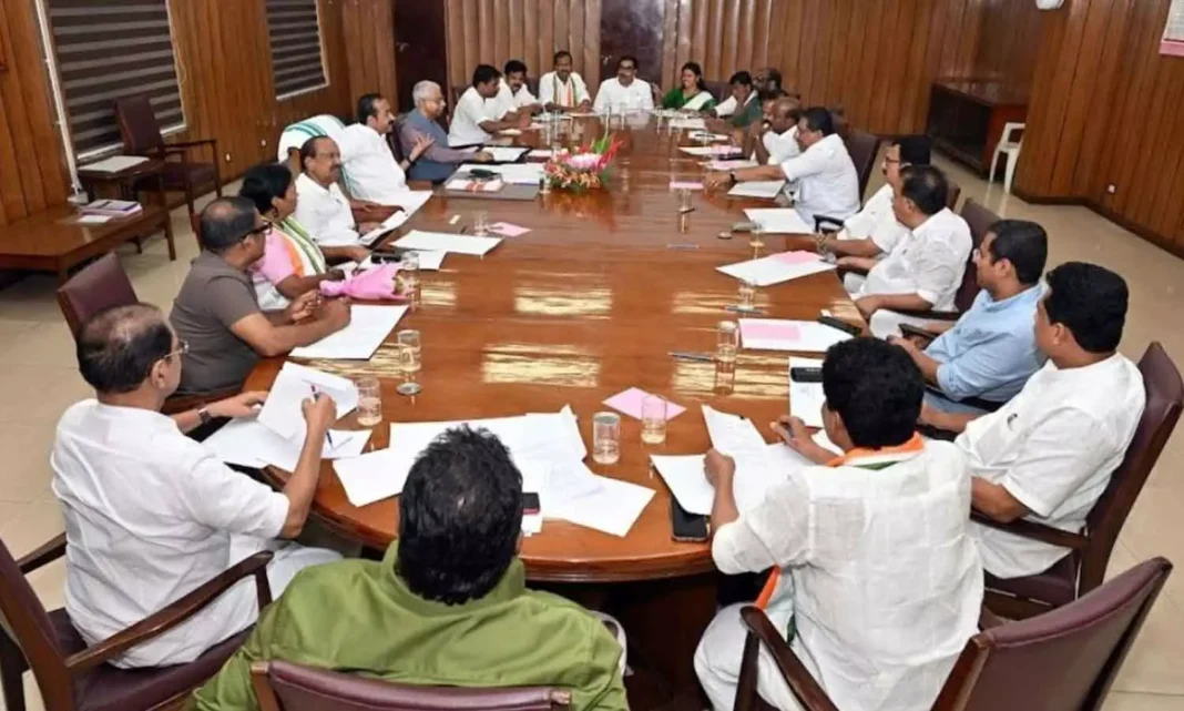 Kerala ministers district charge order