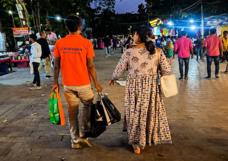Delhi startup shopping bag helper
