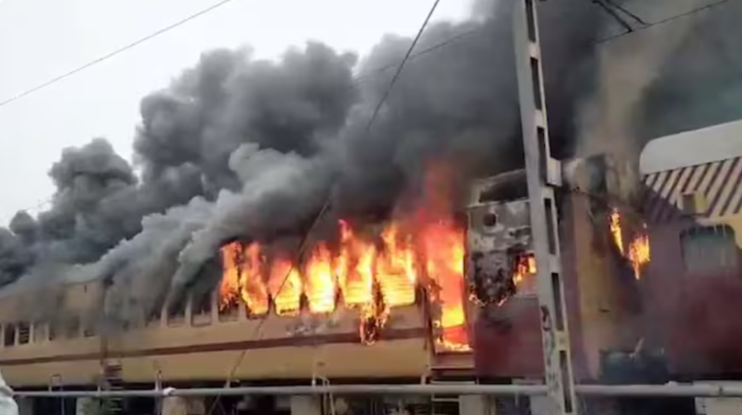 Bihar Sasaram Railway Station Train Fire
