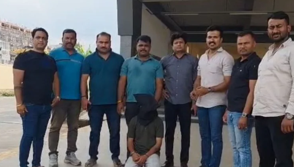 Pune Stalker Acid Attack