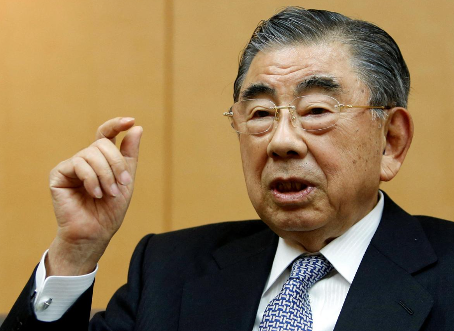 Toshifumi Suzuki