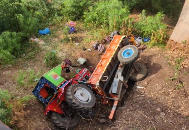 Hospet Tractor Accident Karnataka