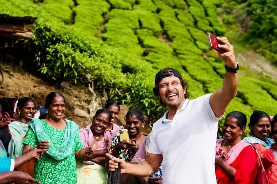 Chiyaan Vikram Munnar family visit