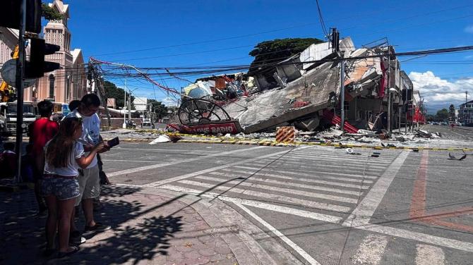 Philippines earthquake 32 dead