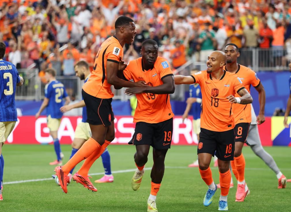 Netherlands crushes Sweden