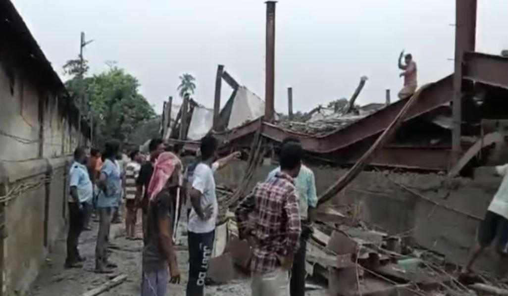 Kolkata Warehouse Roof Collapse