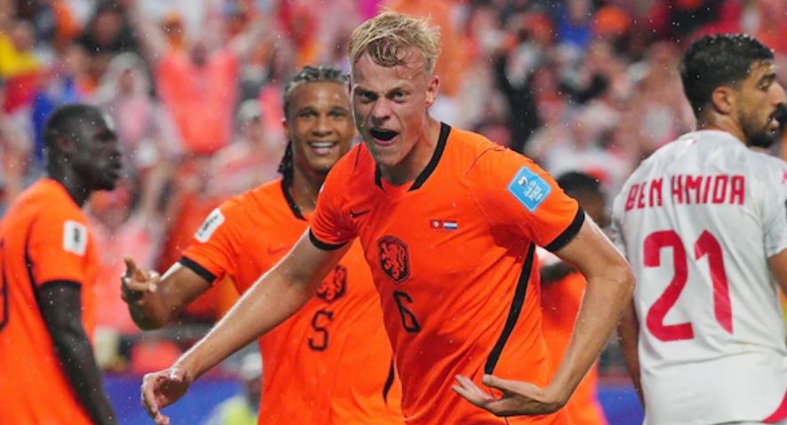 Netherlands Beats Tunisia