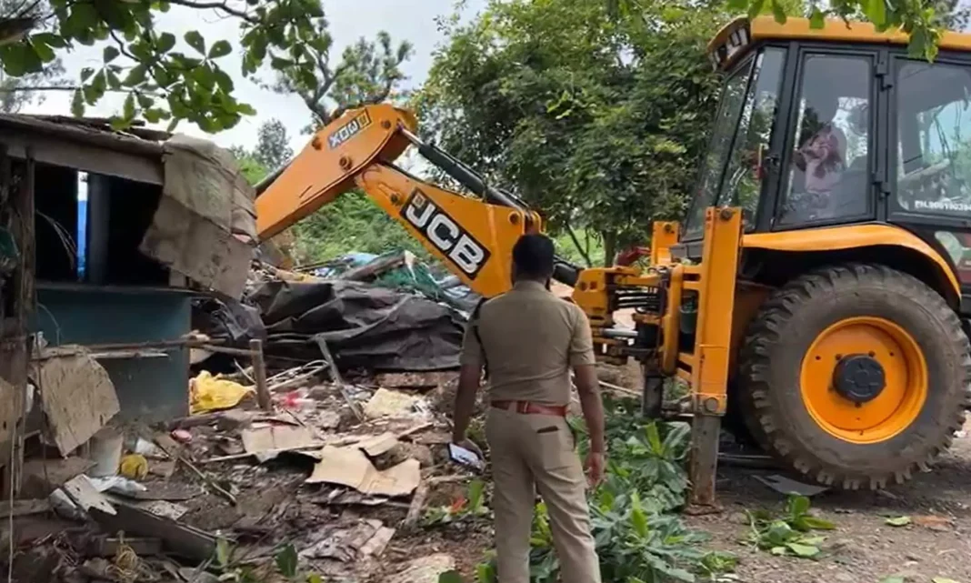 Idukki Shanthanpara police drug peddler shop demolished