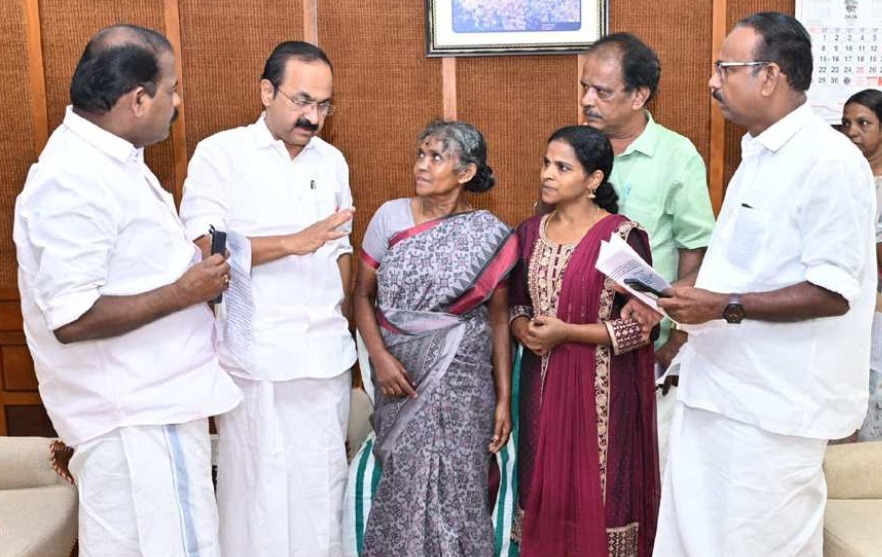 Attappadi Madhu Family Meets CM VD Satheesan