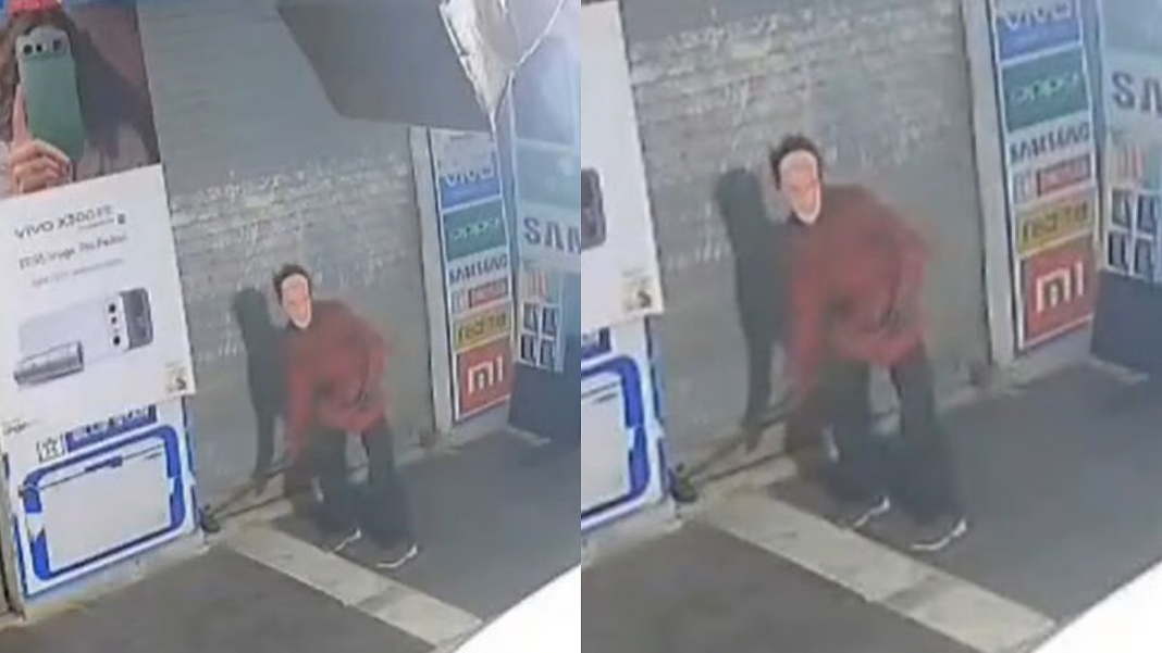 PM Modi Mask Thief