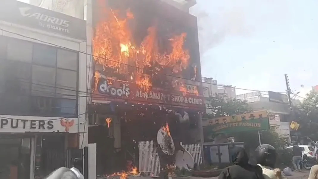 Lucknow coaching centre fire 13 dead