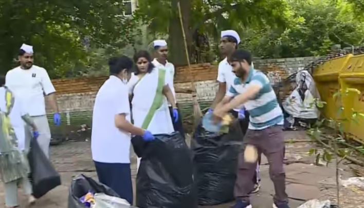 Protesters Vacate Jantar Mantar