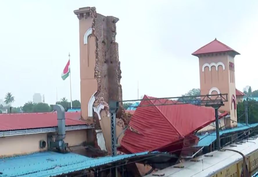 Kozhikode Railway Station Building Collapse