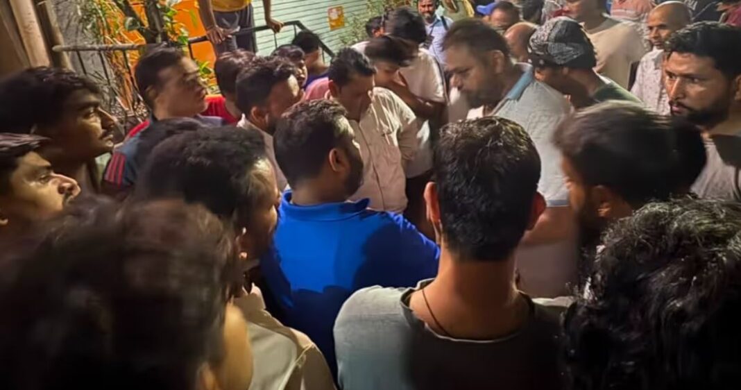 Violent Clash In Delhi Mayur Vihar