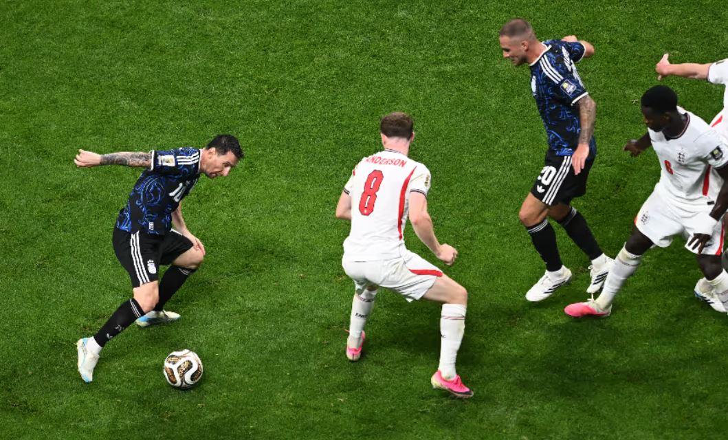 Argentina Beats England