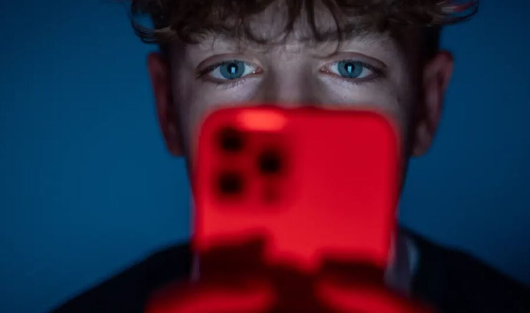 UK social media curfew