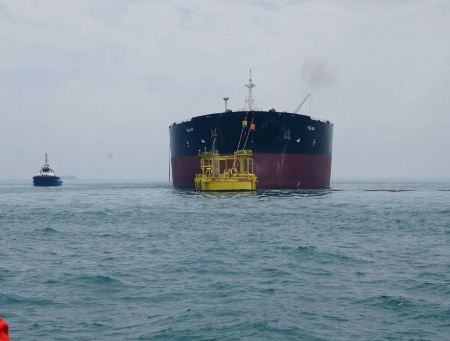 Strait of Hormuz shipping transit