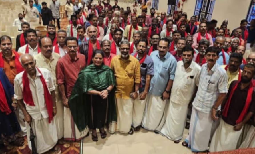 Mass Defection In Palakkad
