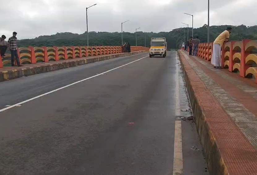 Elamaram Bridge Bus Service