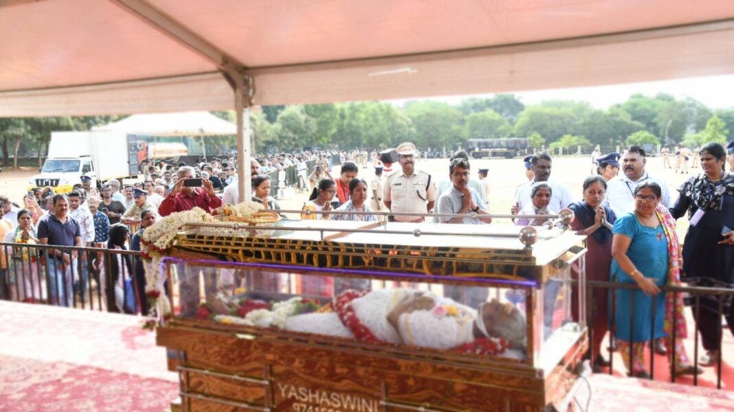 S Janaki funeral