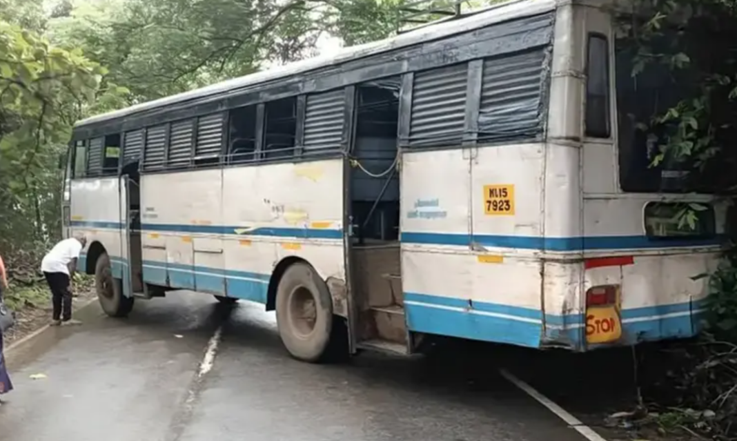 Kuttiyadi ghat ksrtc bus accident