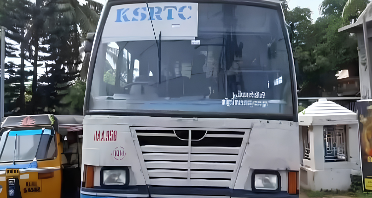 KSRTC Conductor Injured Vadakkencherry Bus Accident